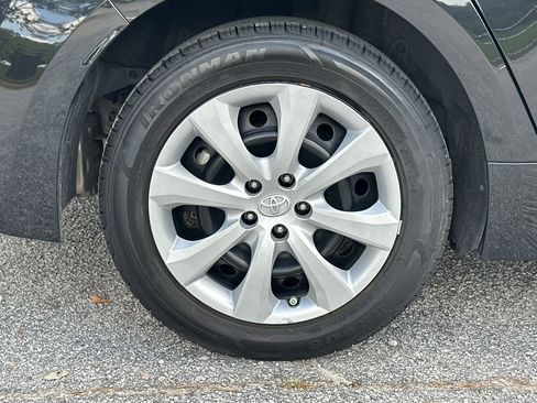 Used 2022 Toyota Corolla LE image 17