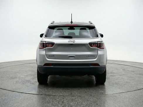 Used 2025 Jeep Compass Trailhawk image 7