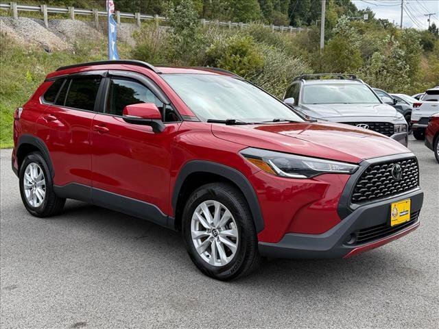 Used 2022 Toyota Corolla Cross LE w/ Moonroof Package AWD/4WD image 17