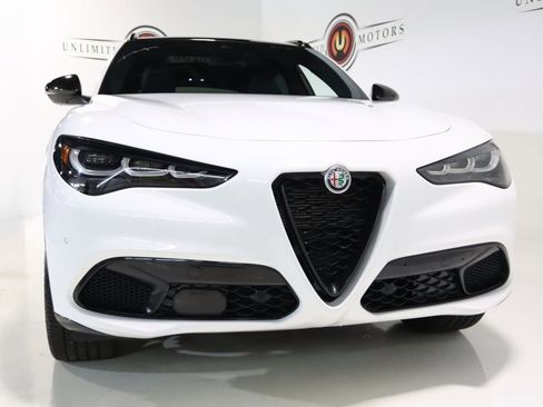Used 2024 Alfa Romeo Stelvio Veloce image 29