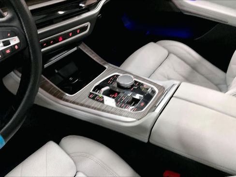 Used 2024 BMW X5 xDrive50e w/ Premium Package image 19