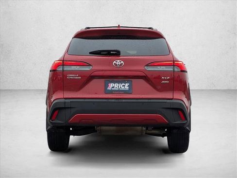 Used 2024 Toyota Corolla Cross XLE image 6