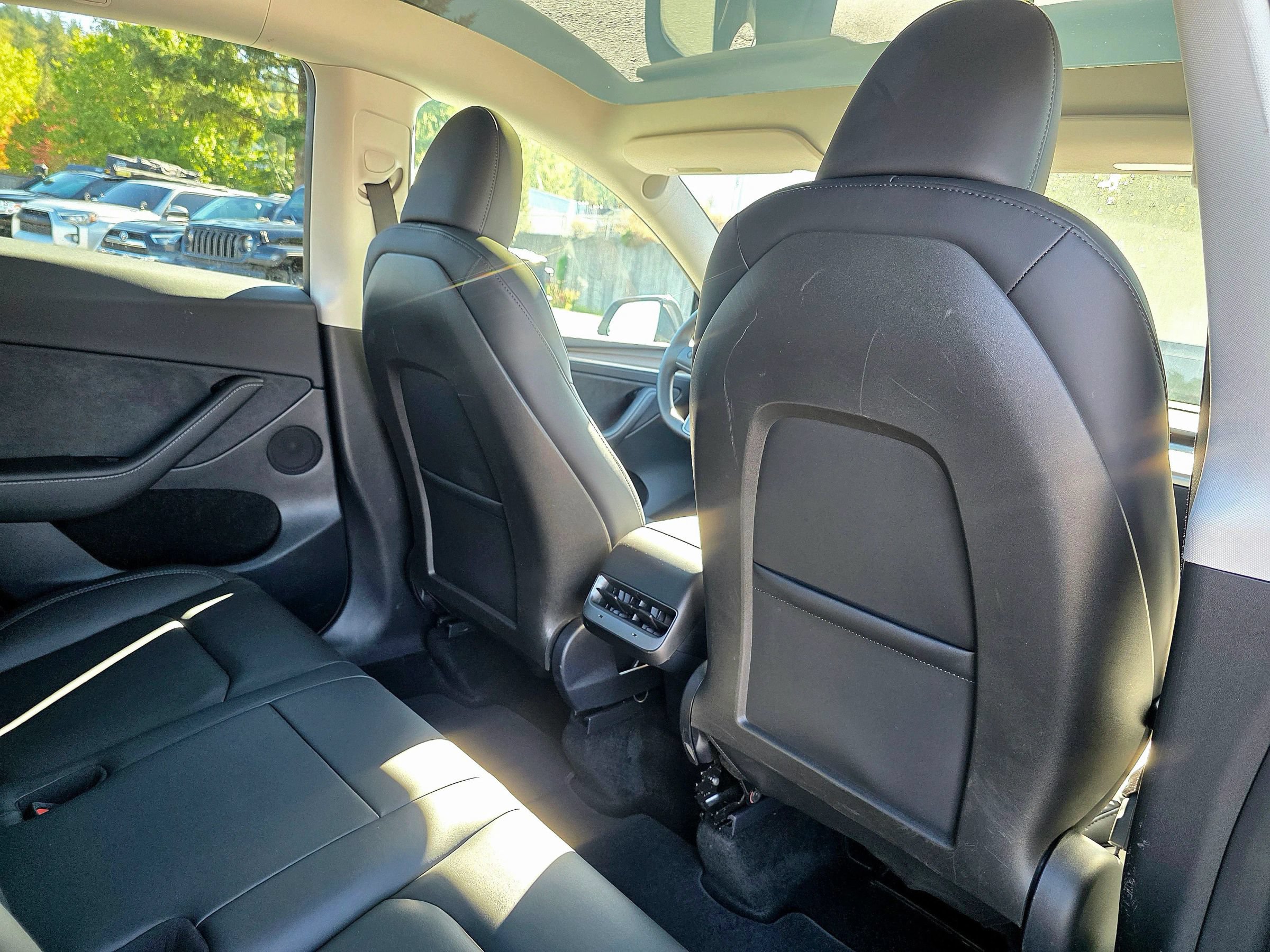 Used 2024 Tesla Model Y Long Range AWD/4WD image 56