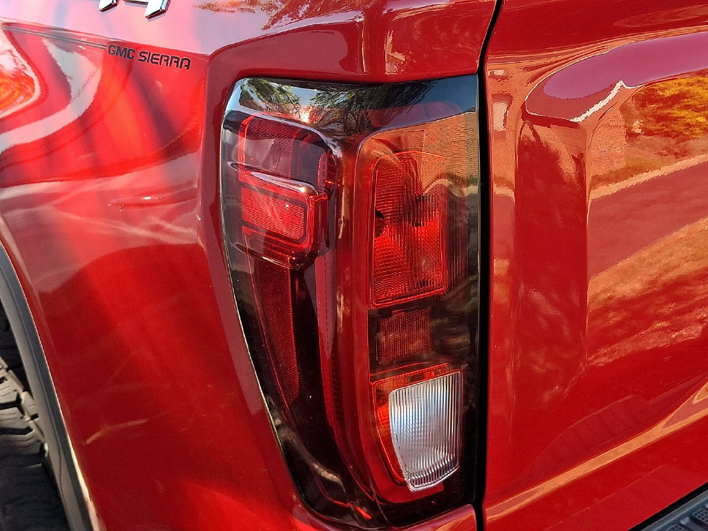 Used 2020 GMC Sierra 1500 Elevation w/ Elevation Value Package AWD/4WD image 8
