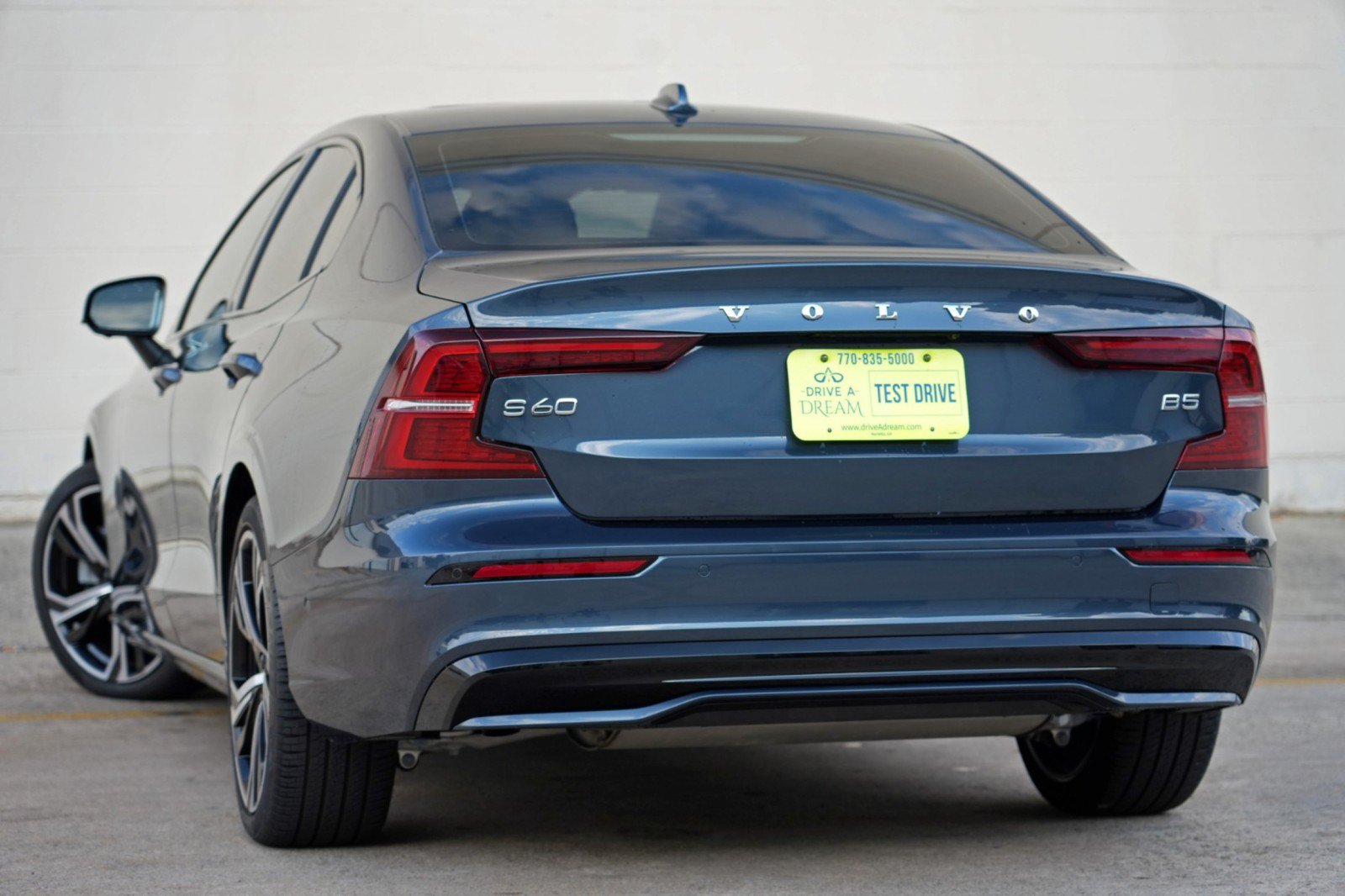 Used 2025 Volvo S60 B5 Plus w/ Climate Package FWD image 6