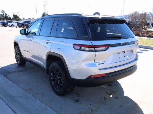 New 2025 Jeep Grand Cherokee Limited image 25