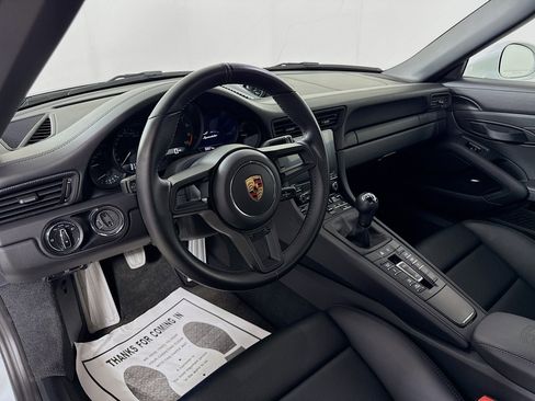 Certified 2019 Porsche 911 Speedster RWD image 4