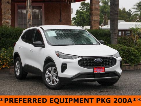 Used 2024 Ford Escape Active image 2