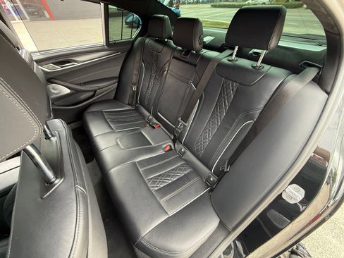 Used 2021 BMW M550i xDrive w/ Executive Package AWD/4WD image 20