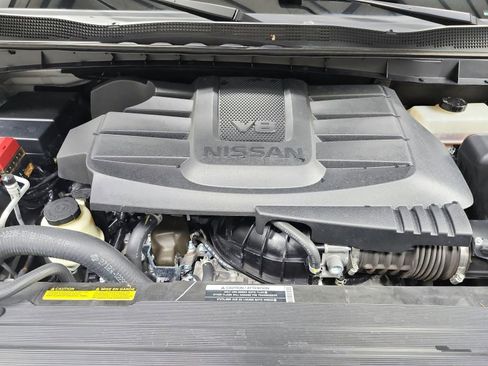 Used 2023 Nissan Titan PRO-4X w/ Pro-4x Utility Package AWD/4WD image 17