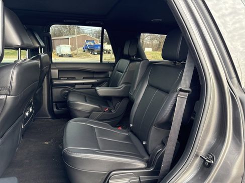 Used 2021 Ford Expedition XLT image 13