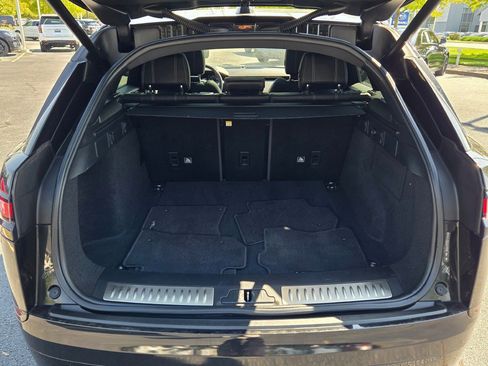 Used 2018 Land Rover Range Rover Velar R-Dynamic SE image 12