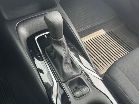 Used 2022 Toyota Corolla LE FWD image 28