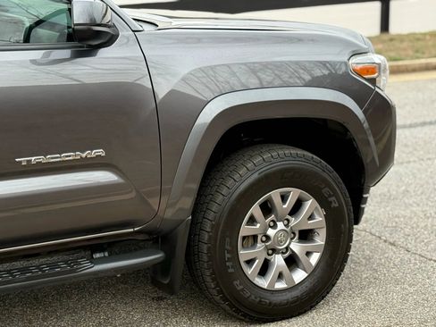 Used 2017 Toyota Tacoma SR5 w/ Tow Package image 7