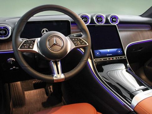 Used 2026 Mercedes-Benz GLC 300 4MATIC image 17