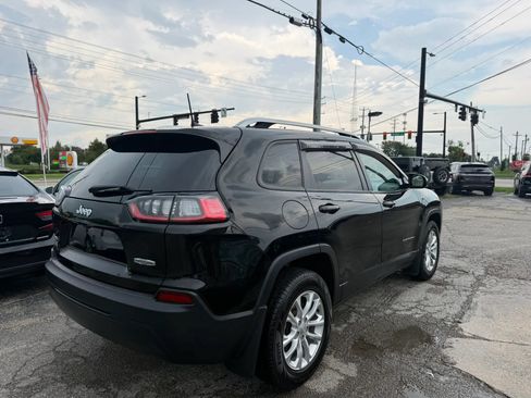 Used 2020 Jeep Cherokee Latitude w/ Cold Weather Group AWD/4WD image 6