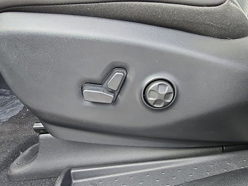 New 2026 Chrysler Pacifica Limited w/ S Appearance Package image 12