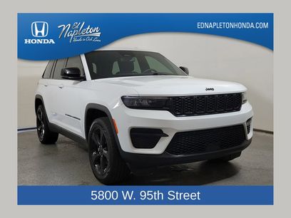 Used 2023 Jeep Grand Cherokee Laredo