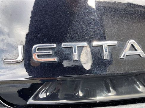 Certified 2024 Volkswagen Jetta SE w/ Panoramic Sunroof Package image 31