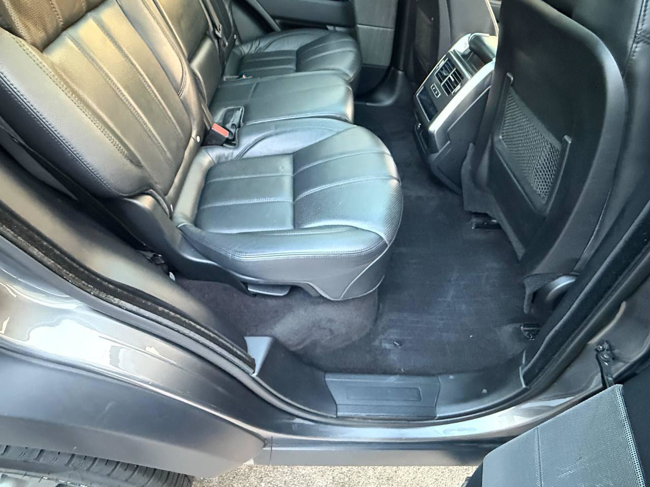 Used 2016 Land Rover Range Rover Sport SE AWD/4WD image 26