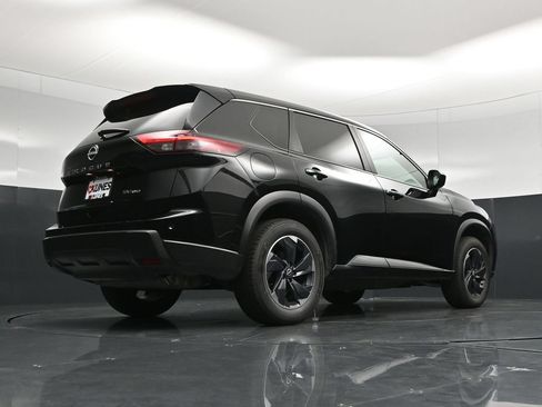 Used 2024 Nissan Rogue SV AWD/4WD image 43