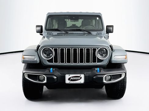 Used 2024 Jeep Wrangler Unlimited Sahara AWD/4WD image 7