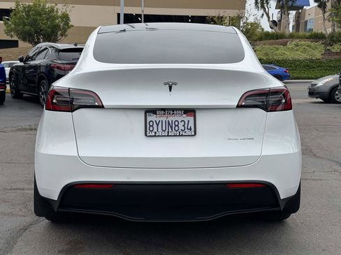 Used 2021 Tesla Model Y Long Range AWD/4WD image 14