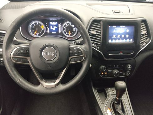 Used 2019 Jeep Cherokee Latitude w/ Popular Appearance Group FWD image 22
