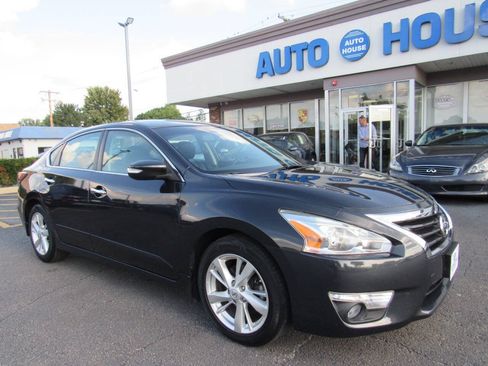 Used 2014 Nissan Altima 2.5 SL w/ Technology Package FWD image 2