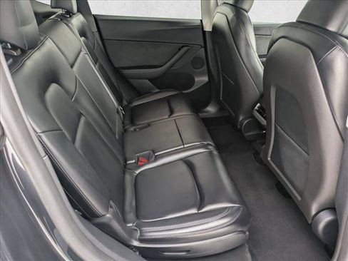 Used 2024 Tesla Model Y Long Range image 18