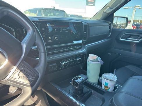 Used 2024 GMC Sierra 1500 SLT image 9