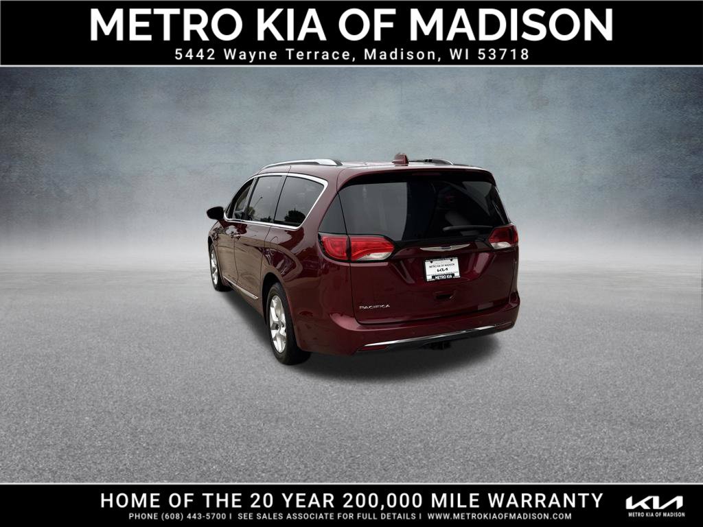 Used 2019 Chrysler Pacifica Touring-L Plus FWD image 4