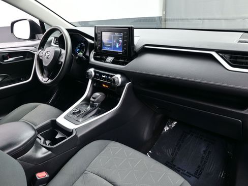 Used 2020 Toyota RAV4 XLE image 14