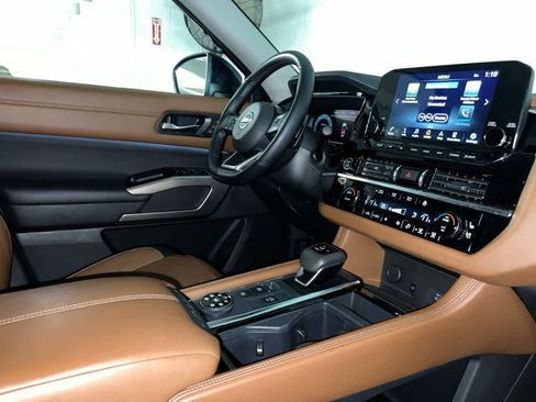 Used 2023 Nissan Pathfinder Platinum image 47