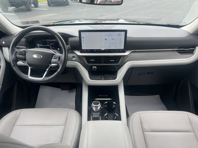 Used 2025 Ford Explorer Platinum w/ LUX Leather Package AWD/4WD image 17