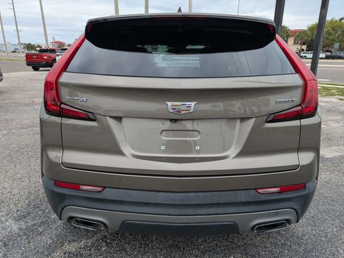 Used 2020 Cadillac XT4 Premium Luxury w/ Driver Assist Package FWD image 5