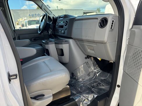 Used 2023 Ford E-450 and Econoline 450 Super Duty w/ Power Windows & Locks Group RWD image 36