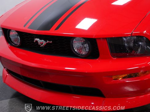 Used 2005 Ford Mustang GT RWD image 17