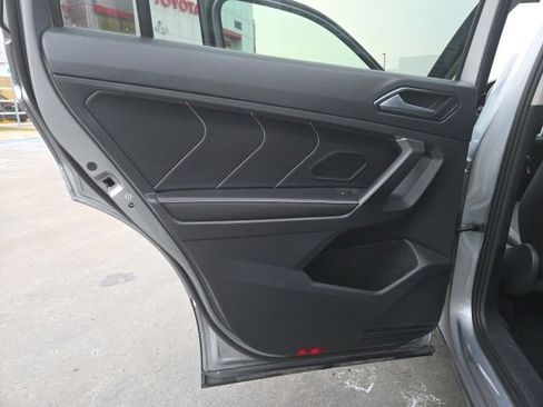 Certified 2023 Volkswagen Tiguan SE w/ Panoramic Sunroof Package image 15