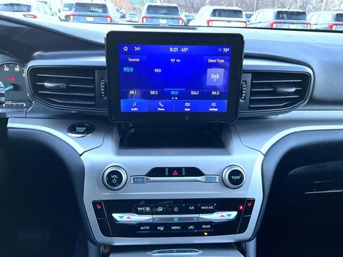 Used 2023 Ford Explorer XLT image 14