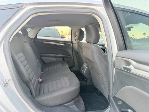 Used 2017 Ford Fusion SE image 24