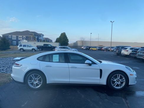Used 2022 Porsche Panamera image 6