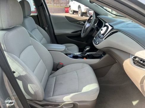 Used 2025 Chevrolet Malibu LT FWD image 35