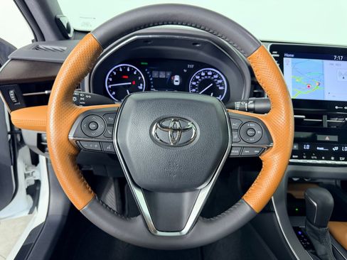 Used 2022 Toyota Avalon Limited w/ Advanced Safety Package FWD image 11