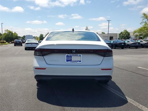 New 2025 Honda Accord SE image 5