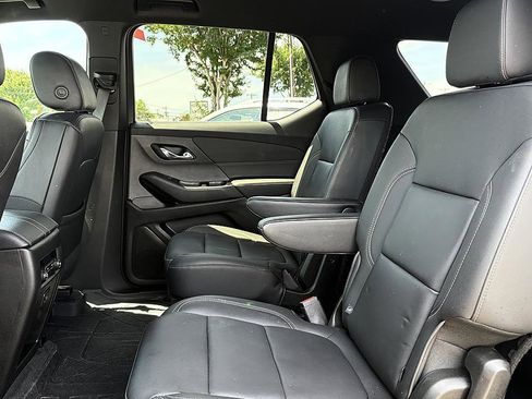 Used 2023 Chevrolet Traverse LT w/ LPO, Floor Liner Package FWD image 10