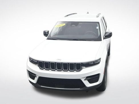 Used 2023 Jeep Grand Cherokee Laredo RWD image 24