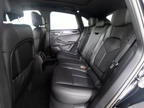 Certified 2026 Porsche Macan Turbo AWD/4WD image 38