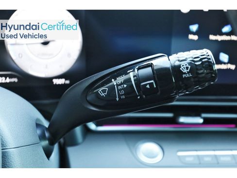 Certified 2025 Hyundai Elantra SEL image 21