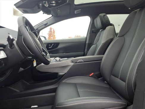 New 2025 Cadillac Optiq Luxury 1 w/ LPO, ONYX Package image 5